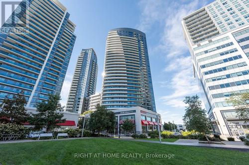 306 - 7171 Yonge Street, Markham, ON - Outdoor With Facade