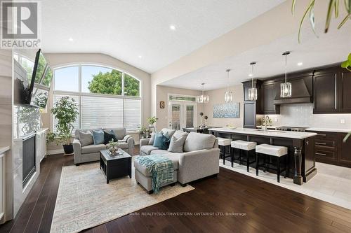 30 Duncan Court, Centre Wellington, ON - Indoor