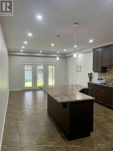 2 Doon Creek Street, Kitchener, ON - Indoor Photo Showing Kitchen