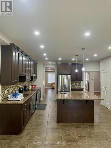 2 Doon Creek Street, Kitchener, ON - Indoor Photo Showing Kitchen With Upgraded Kitchen