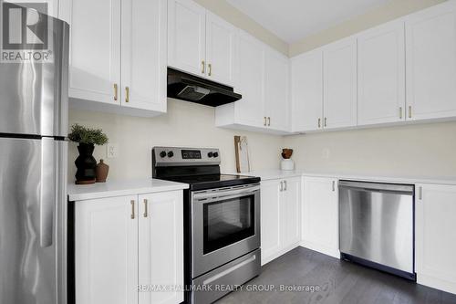 207 Willow Aster Circle, Ottawa, ON - Indoor Photo Showing Kitchen With Stainless Steel Kitchen