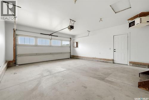 5257 Canuck Crescent, Regina, SK - Indoor Photo Showing Garage
