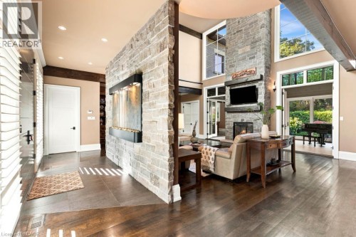 253 Rossmore Boulevard, Burlington, ON - Indoor With Fireplace