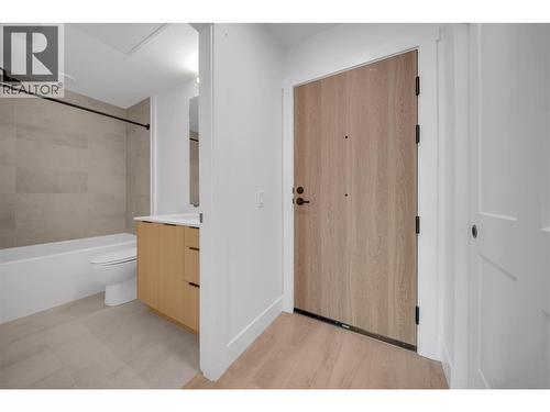 620 Coronation Avenue Unit# 409, Kelowna, BC - Indoor Photo Showing Bathroom