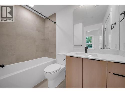620 Coronation Avenue Unit# 312, Kelowna, BC - Indoor Photo Showing Bathroom