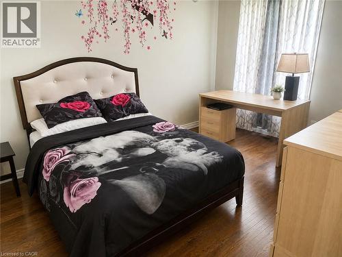 636 Elgin Street N, Cambridge, ON - Indoor Photo Showing Bedroom