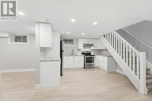 22 Montgomery Road, St. Thomas, ON - Indoor Photo Showing Kitchen