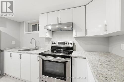 22 Montgomery Road, St. Thomas, ON - Indoor Photo Showing Kitchen