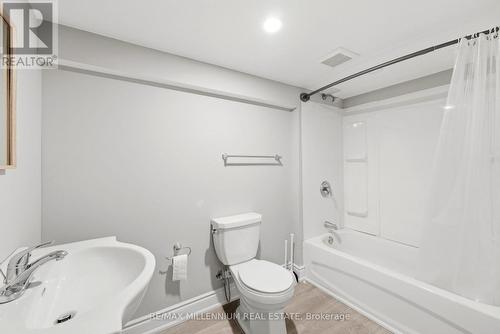22 Montgomery Road, St. Thomas, ON - Indoor Photo Showing Bathroom