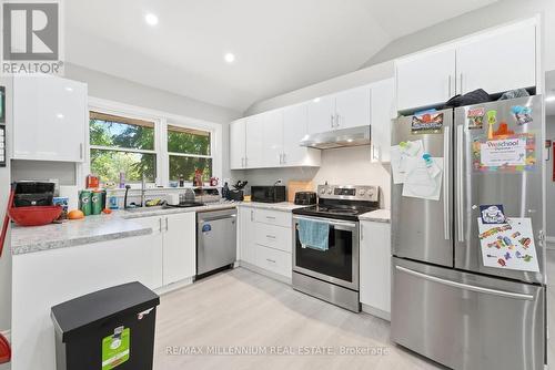 22 Montgomery Road, St. Thomas, ON - Indoor Photo Showing Kitchen
