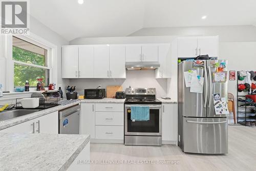 22 Montgomery Road, St. Thomas, ON - Indoor Photo Showing Kitchen