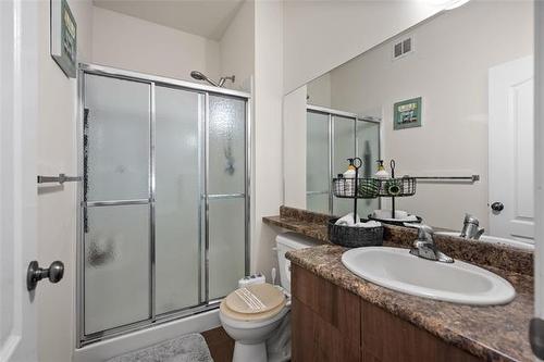 138 Ed Golding Bay, Winnipeg, MB - Indoor Photo Showing Bathroom