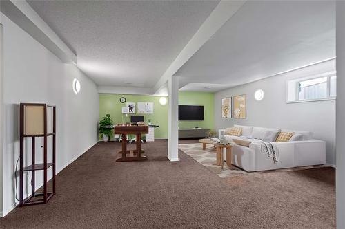 138 Ed Golding Bay, Winnipeg, MB - Indoor