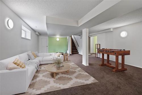 138 Ed Golding Bay, Winnipeg, MB - Indoor