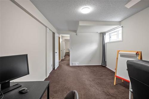 138 Ed Golding Bay, Winnipeg, MB - Indoor