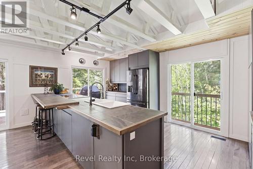 22 Camp Road, Mckellar, ON - Indoor Photo Showing Kitchen