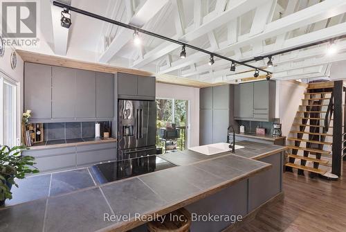 22 Camp Road, Mckellar, ON - Indoor Photo Showing Kitchen