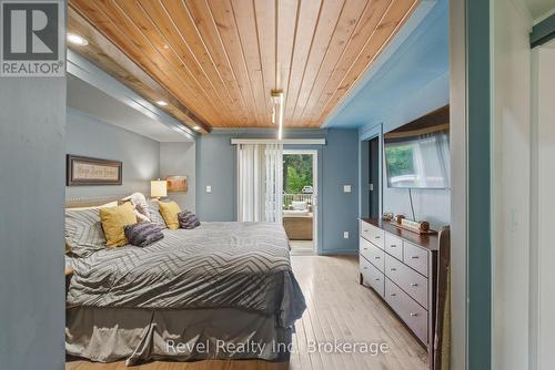 22 Camp Road, Mckellar, ON - Indoor Photo Showing Bedroom