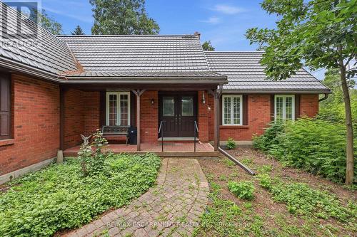 2210 1 Sideroad, Burlington, ON - Outdoor