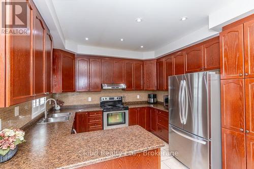 Kitchen - 3340 Ferris Street, Burlington, ON - Indoor Photo Showing Kitchen With Double Sink