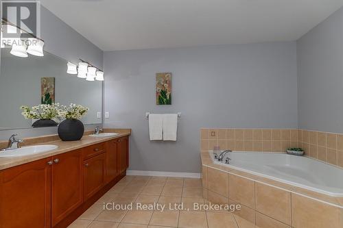 Wr - 3340 Ferris Street, Burlington, ON - Indoor Photo Showing Bathroom