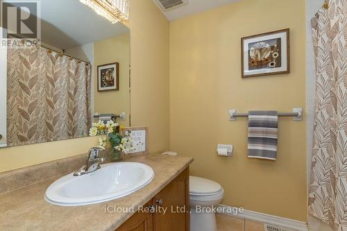 Wr - 3340 Ferris Street, Burlington, ON - Indoor Photo Showing Bathroom