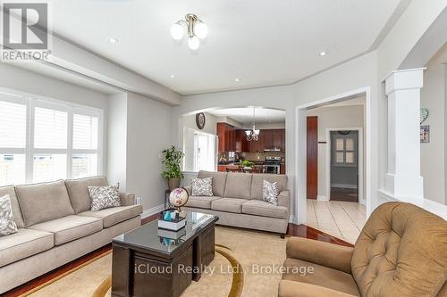 3340 Ferris Street, Burlington, ON - Indoor Photo Showing Living Room