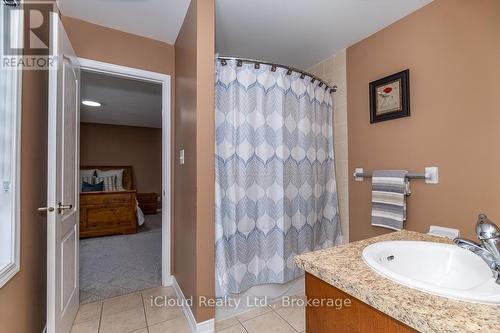 Wr - 3340 Ferris Street, Burlington, ON - Indoor Photo Showing Bathroom