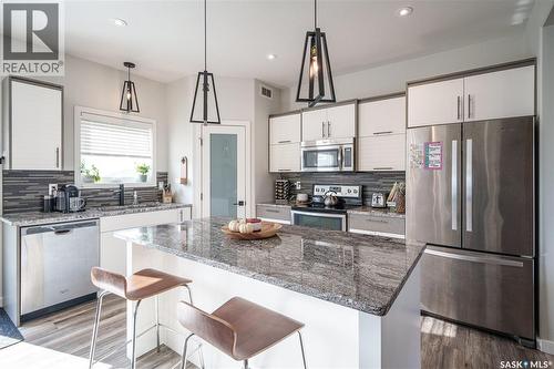 359 Marlatte Street, Saskatoon, SK - Indoor Photo Showing Kitchen With Stainless Steel Kitchen With Upgraded Kitchen