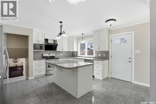 110 Meglund Place, Saskatoon, SK - Indoor Photo Showing Kitchen With Upgraded Kitchen