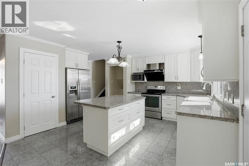 110 Meglund Place, Saskatoon, SK - Indoor Photo Showing Kitchen With Upgraded Kitchen