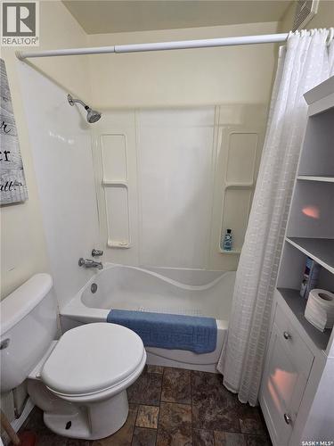 258 Second Street Ne, Wadena, SK - Indoor Photo Showing Bathroom
