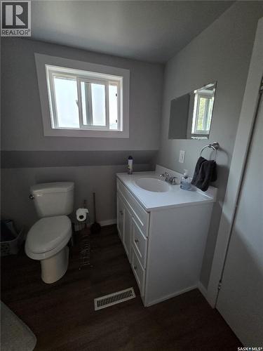 258 Second Street Ne, Wadena, SK - Indoor Photo Showing Bathroom