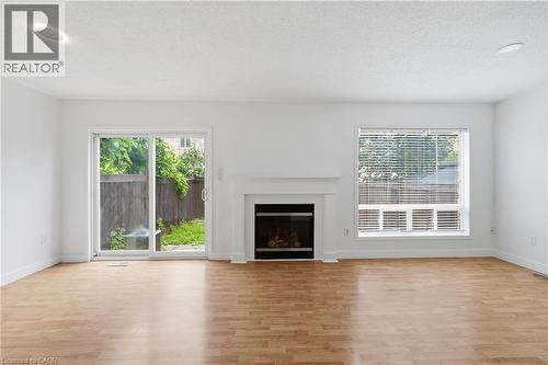 3115 Edgar Avenue, Burlington, ON - Indoor Photo Showing Living Room With Fireplace