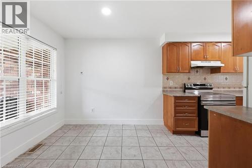 3115 Edgar Avenue, Burlington, ON - Indoor Photo Showing Kitchen