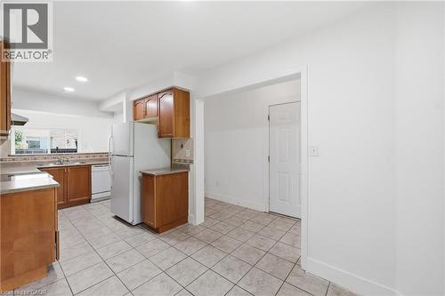 3115 Edgar Avenue, Burlington, ON - Indoor Photo Showing Kitchen