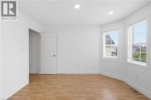 3115 Edgar Avenue, Burlington, ON - Indoor Photo Showing Other Room