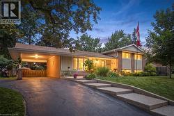 2407 ST FRANCES Drive  Burlington, ON L7P 1V3