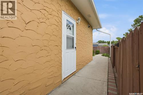 506 Fisher Crescent, Saskatoon, SK - Outdoor
