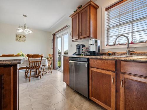 19 Katie Avenue, Brookside, NS - Indoor Photo Showing Other Room