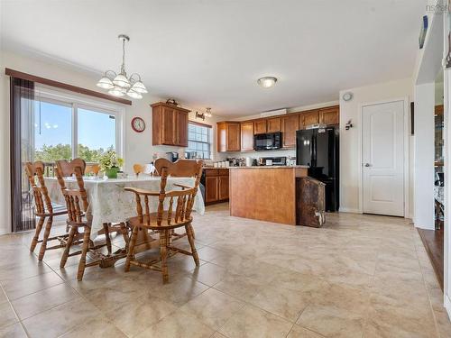19 Katie Avenue, Brookside, NS - Indoor Photo Showing Dining Room
