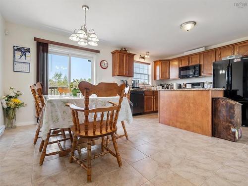 19 Katie Avenue, Brookside, NS - Indoor Photo Showing Dining Room