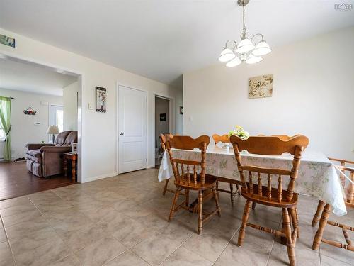 19 Katie Avenue, Brookside, NS - Indoor Photo Showing Dining Room