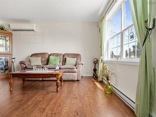 19 Katie Avenue, Brookside, NS - Indoor Photo Showing Living Room