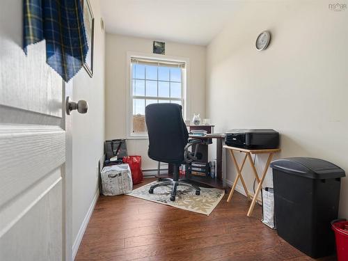 19 Katie Avenue, Brookside, NS - Indoor Photo Showing Office