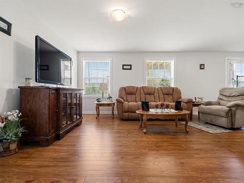 19 Katie Avenue, Brookside, NS - Indoor Photo Showing Living Room