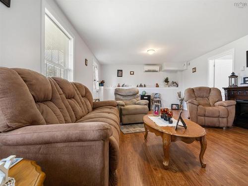 19 Katie Avenue, Brookside, NS - Indoor Photo Showing Living Room