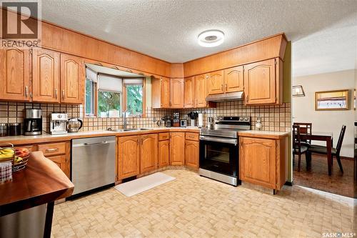 2734 Poplar Place E, Regina, SK - Indoor Photo Showing Kitchen