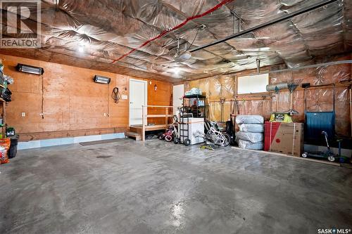 2734 Poplar Place E, Regina, SK - Indoor Photo Showing Garage