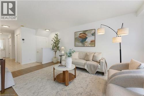 589 Mortimer Drive, Cambridge, ON - Indoor Photo Showing Living Room